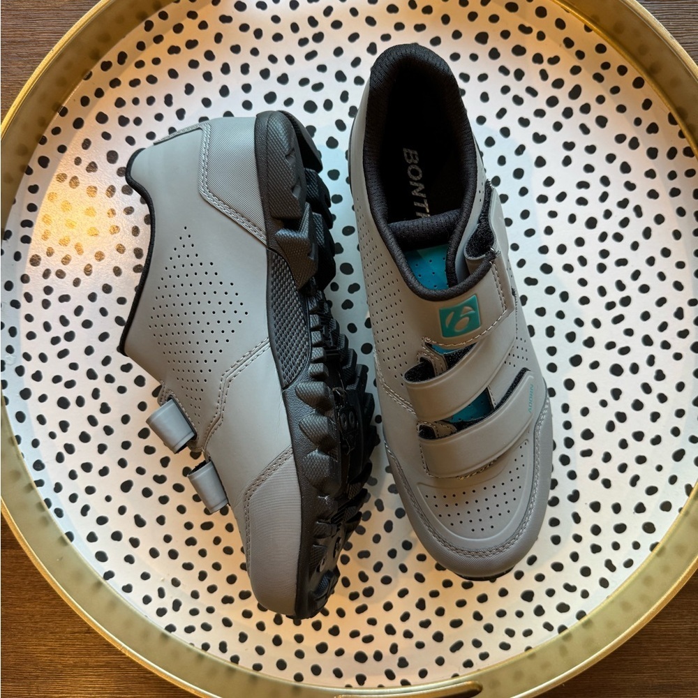 BONTRAGER cycling shoes